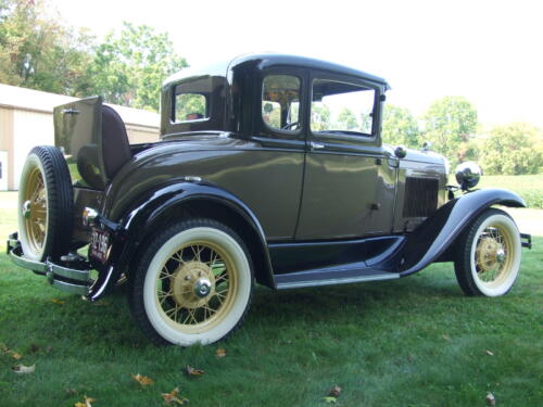 1930 Ford Model A 2dr 009