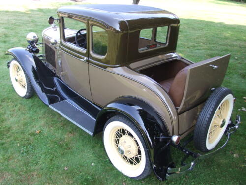 1930 Ford Model A 2dr 013