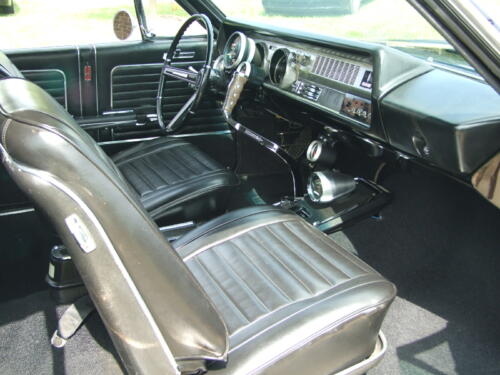 1966-Oldsmobile-442-pic-Carsey-097