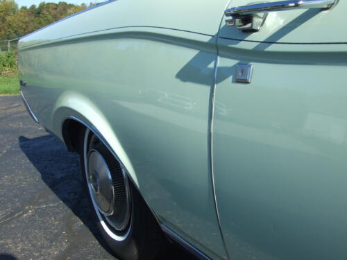 1971 Lincoln Continental Mark III 038