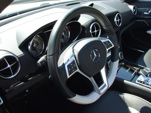 2015-Mercedes-Benz-SL550-Roadster-065