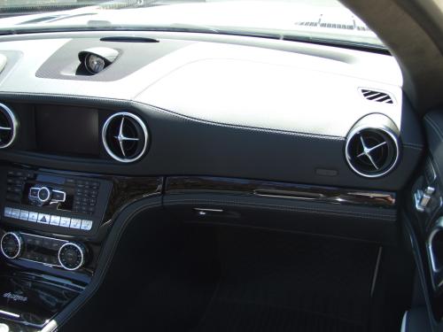 2015-Mercedes-Benz-SL550-Roadster-067