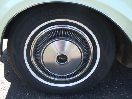 1971 Lincoln Continental Mark III / 8 Tire & Wheel pics