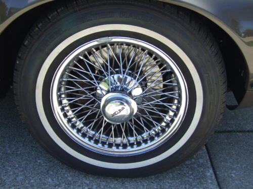 1973 Jaguar E-Type 8 Tire & Wheel Pictures