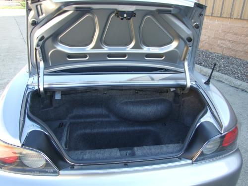 2000 Honda S2000 2dr Convertible / 11 Trunk Pictures